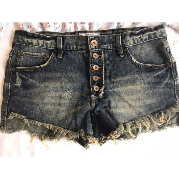 Distressed denim shorts - Picture 7 of 8